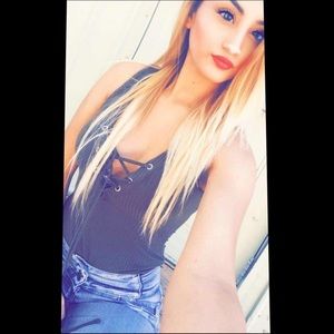 Meet your Posher, Claudia